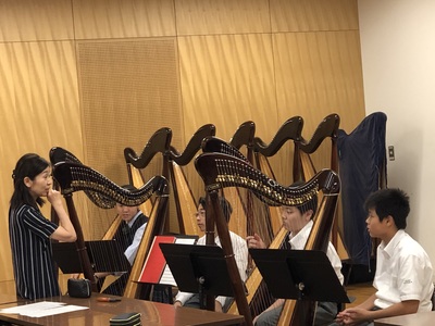 ハープ楽器体験.jpeg